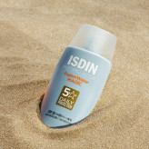 ضدآفتاب فیوژن واتر مجیک SPF50 ایزدین یک محصول کاملا بی رنگ با جذب سریع