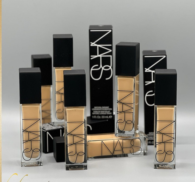 کرم پودر نارس Natural Radiant